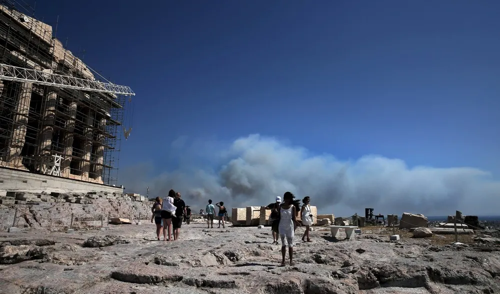 Forest Fire Engulfs Southern Greece