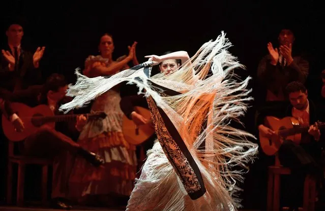 A dancer of Ballet Nacional de Espana (BNE) performs during the dress rehearsal of La Bella Otero directed by Spanish choreographer and BNE's artistic director Ruben Olmo, at the Teatro de la Maestranza theatre, in Seville on May 25, 2022. (Photo by Cristina Quicler/AFP Photo)