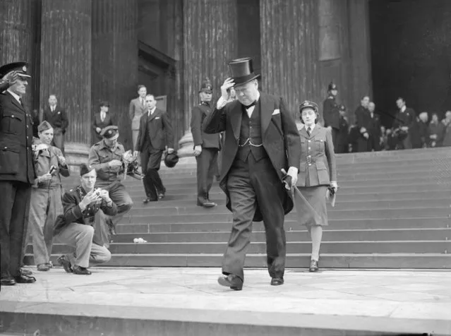 British Conservative politician and Prime Minister, Winston Churchill with his daughter Sarah, leaving the memorial service at St Paul's Cathedral for the American President Franklin Delano roosevelt, 17th April 1945. (Photo by Reg Speller/Fox Photos/Getty Images)