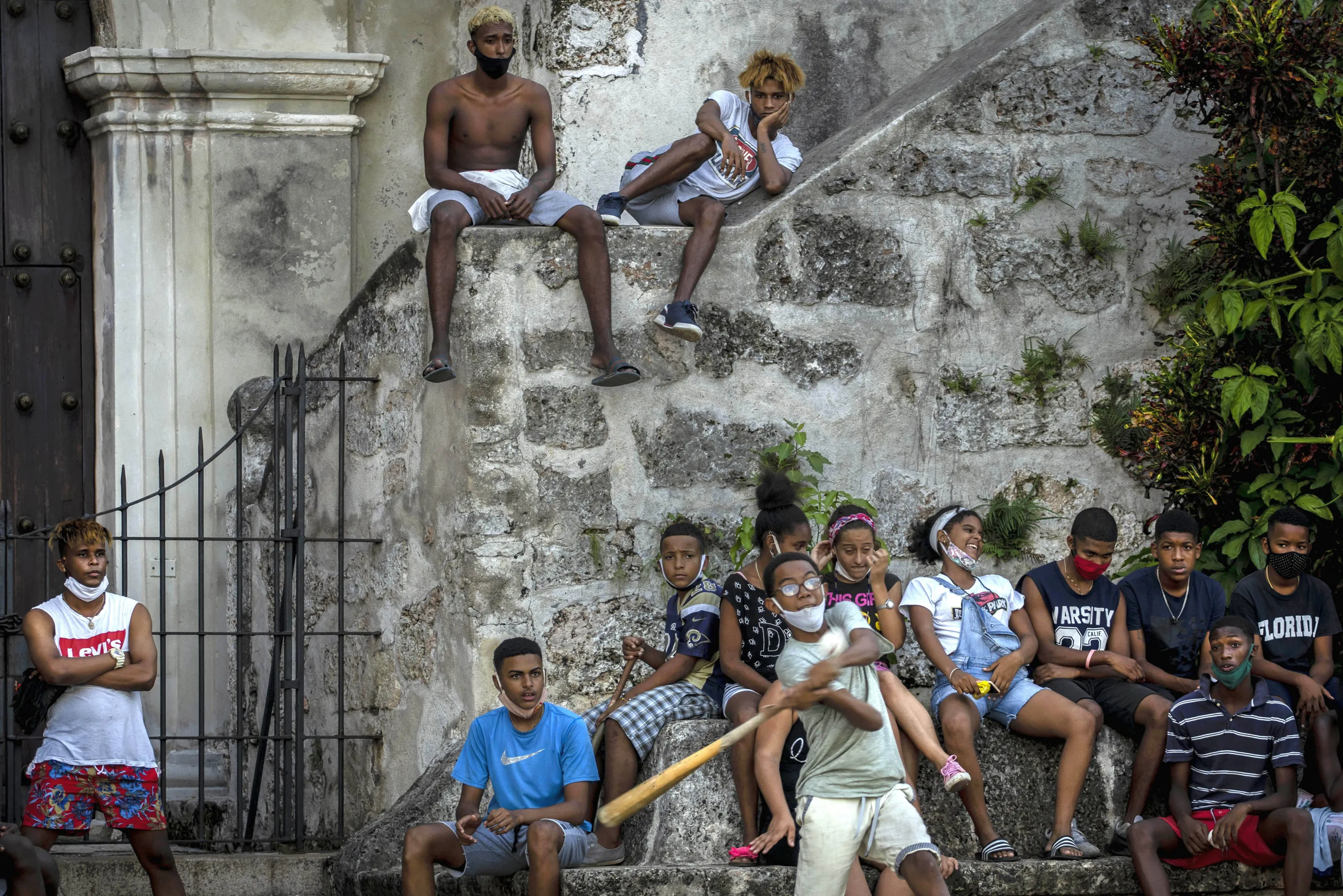 Настоящий кубинский. Куба остров свободы. Остров свободы Куба Варадеро. Куба Гавана люди. Куба жизнь в Гаване.