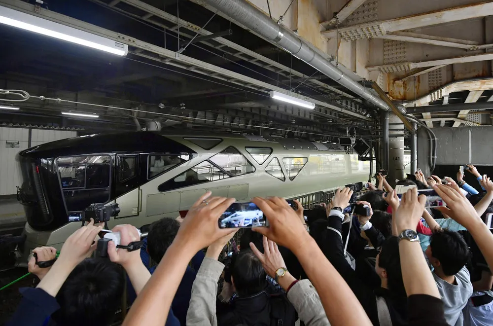 Japan's Luxurious Shiki-shima Train