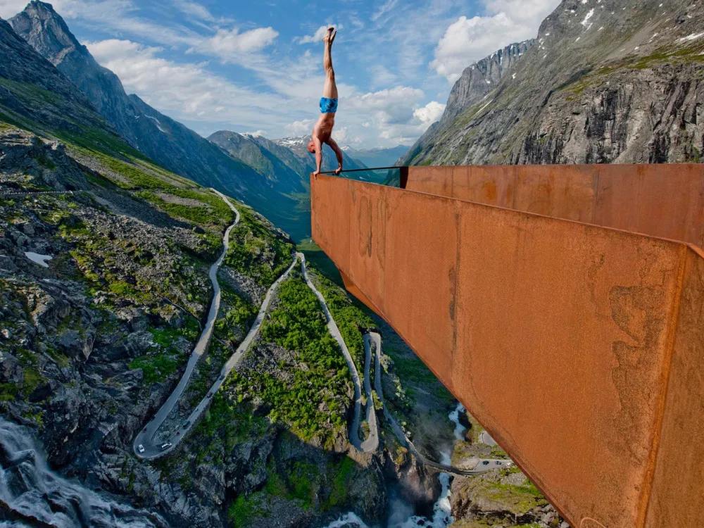 Eskil Ronningsbakken by Extreme Balancing Acts