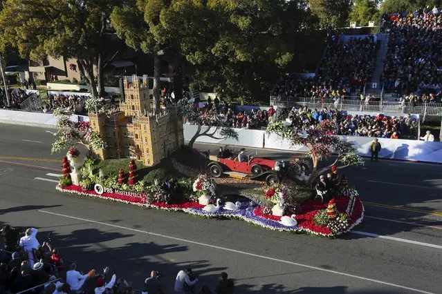 The Queen's award winner, Public Broadcasting Service's "Downton Abbey, The Final Adventure" float, moves through the 127th Rose Parade in Pasadena, California January 1, 2016. (Photo by David McNew/Reuters)