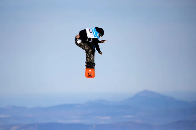 Snowboarding, FIS Snowboarding and Freestyle Skiing World Championships, Snowboard Slopestyle training, Sierra Nevada, Spain on March 7, 2017. Simon Gschaider of Austria jumps during training. (Photo by Paul Hanna/Reuters)
