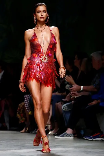 Irina Shayk presents a creation from the Versace Spring/Summer 2020 collection during fashion week in Milan, Italy on September 20, 2019. (Photo by Alessandro Garofalo/Reuters)