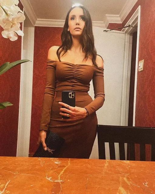 Canadian actress Nina Kamenova Dobreva, credited professionally as Nina Dobrev flaunts her figure in a skin-tight dress in the second decade of October 2022. (Photo by nina/Instagram)