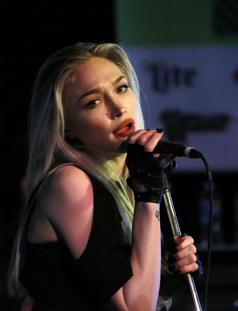 Simply Some Photos: Ivy Levan Expression