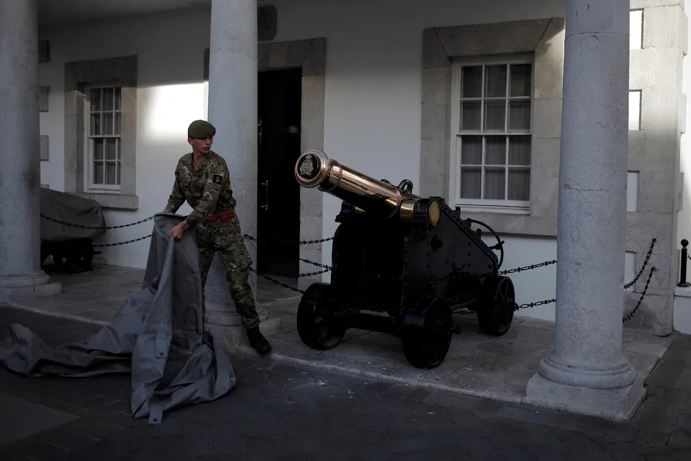 The Day in Photos – November 12, 2016