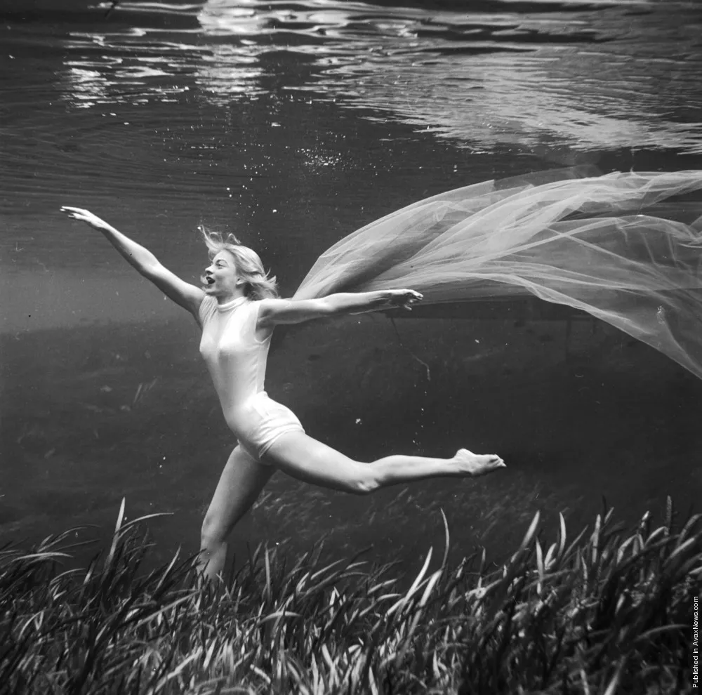 Simply: Underwater Dance