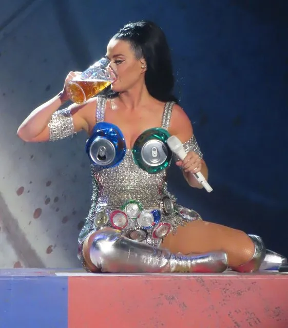 American singer-songwriter Katy Perry appears to be lactating beer before drinking it as opens her Las Vegas Residency “Play” at the Resort World Theater in Las Vegas, NV. on December 29, 2021. (Photo by London Entertainment/Splash News and Pictures)