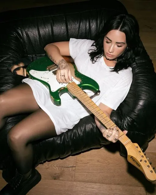 American singer-songwriter Demi Lovato early April 2023 introduces her fans to her “favorite guitar”. (Photo by ddlovato/Instagram)