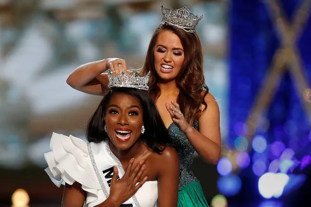 Miss New York Nia Imani Franklin has the tiara put on her by outgoing Miss America Cara Mund after winning the Miss America title in Atlantic City, September 9, 2018. (Photo by Carlo Allegri/Reuters)