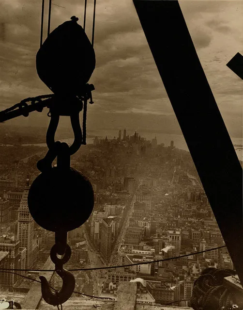 The view on to Lower Manhattan from the Empire State Building, 1931. (Photo by Lewis W. Hine/Courtesy of Joel Soroka Gallery, Aspen, CO)