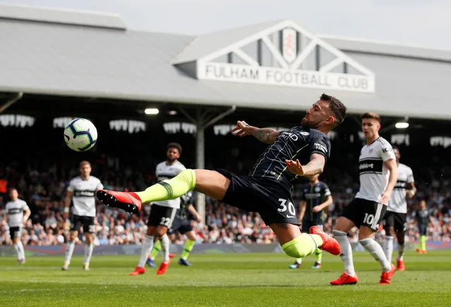 Nicolas Otamendi of Man City stretches for the ball during the Premier League match between Fulham FC and Manchester City at Craven Cottage on March 30, 2019 in London, United Kingdom. (Photo by David Klein/Reuters)