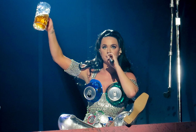 Katy Perry appears to be lactating beer before drinking it as opens her Las Vegas Residency “Play” at the Resort World Theater in Las Vegas, NV. on December 29, 2021. (Photo by London Entertainment/Splash News and Pictures)