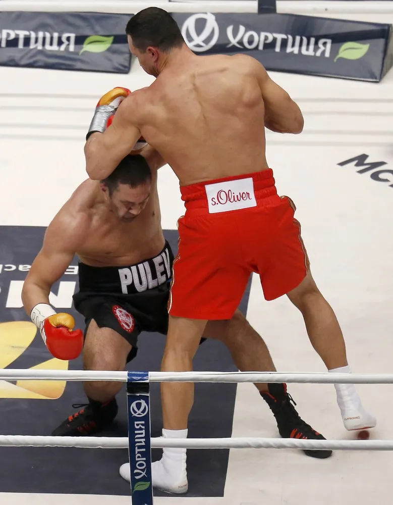 Wladimir Klitschko Defeats Kubrat Pulev to Retain Heavyweight Title