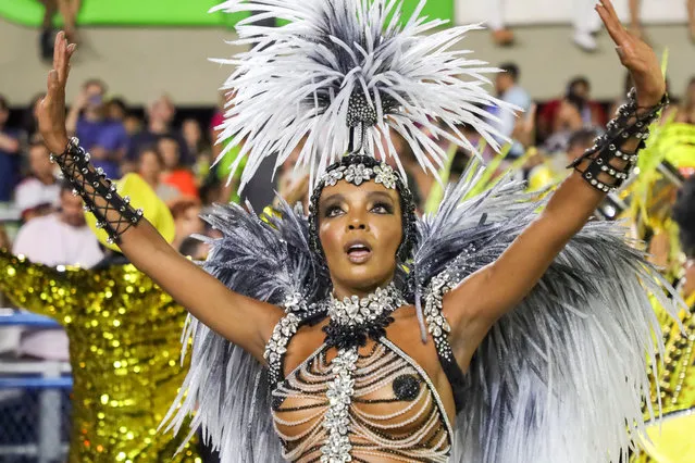 Ex BBB Thelminha of São Clemente samba school perform during the  Rio's Carnival parade at the Sambadrome Marques de Sapucai in Rio de Janeiro, Brazil, in April 23, 2022. (Photo by William Volcov/Brazil Photo Press via AFP Photo)