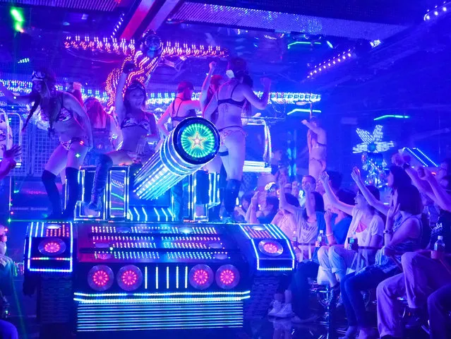 Tokyo's Robot Restaurant