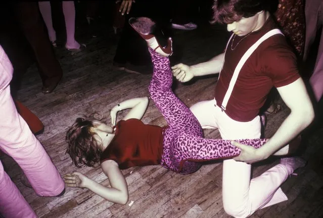 Couple dancing at the disco club FunHouse in New York City in 1978. (Photo by Waring Abbott/Getty Images)