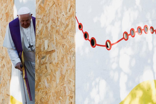 Pope Francis attends a celebration of the Sacrament of Reconciliation with young people at Praca do Imperio, during his apostolic journey to Portugal on the occasion of the XXXVII World Youth Day, in Lisbon Portugal on August 4, 2023. (Photo by Guglielmo Mangiapane/Reuters)