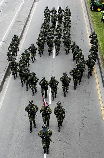 Special forces soldiers participate in Colombia's Independence Day Parade to celebrate the 206th anniversary of Colombia's independence in  Bogota, Colombia, July 20, 2016. (Photo by John Vizcaino/Reuters)