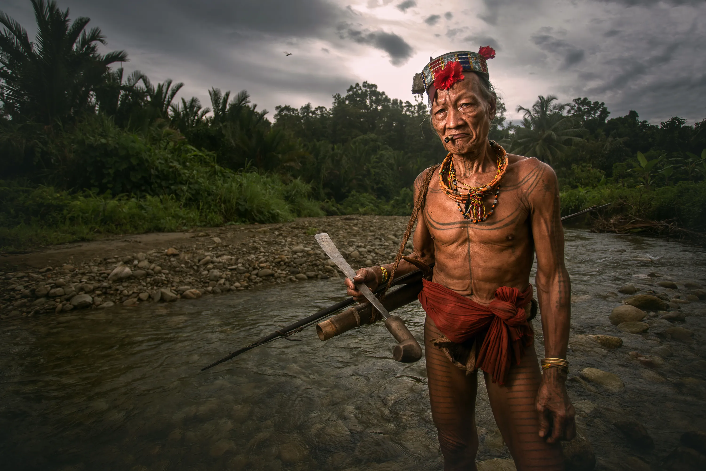 Почему русские дикие люди. Племя Закаев остров Суматра. Ментавайцы коренной народ.