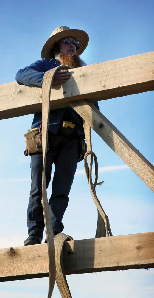 Ohio Amish Barn Raising (Video)