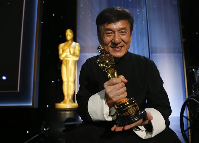 Actor Jackie Chan poses with his Honorary Award at the 8th Annual Governors Awards in Los Angeles, California, November 12, 2016. (Photo by Mario Anzuoni/Reuters)