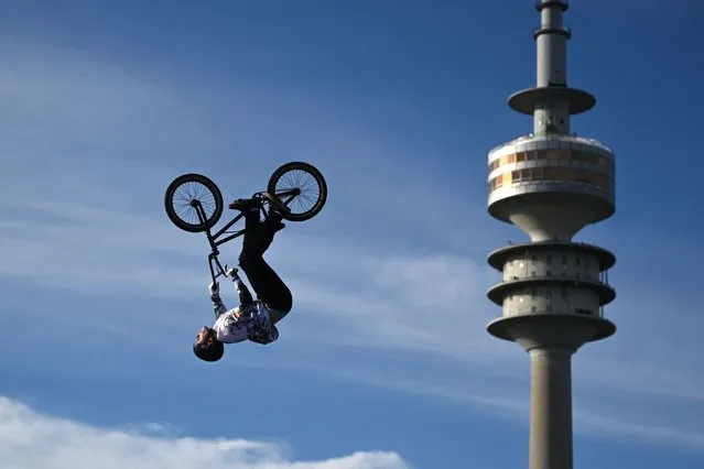 Germany's Timo Schulze performs during the BMX Cycling Freestyle men's park qualificduringion event in Munich, southern Germany on August 11, 2022. The event is part of the European Championships Munich 2022 running from August 11 to 21, 2022 and including nine different types of sport. (Photo by Ina Fassbender/AFP Photo)