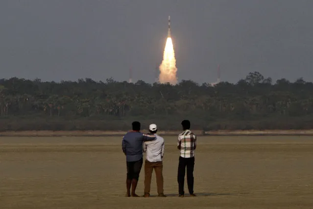 India's Polar Satellite Launch Vehicle (PSLV-C24), carrying the second navigation satellite of the Indian Regional Navigation Satellite System IRNSS-1B, lifts off from the Satish Dhawan Space Centre in Sriharikota, about 100 km (62 miles) north of the southern Indian city of Chennai April 4, 2014. (Photo by Reuters/Babu)