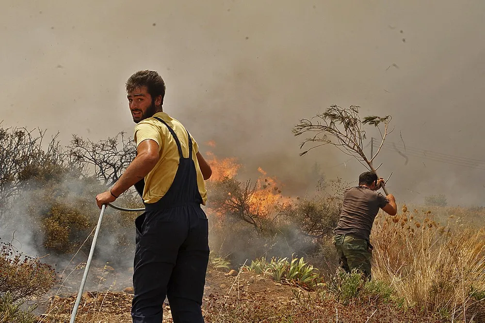 Forest Fire Engulfs Southern Greece