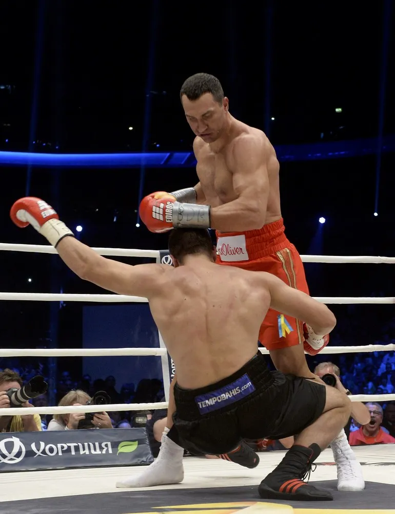 Wladimir Klitschko Defeats Kubrat Pulev to Retain Heavyweight Title