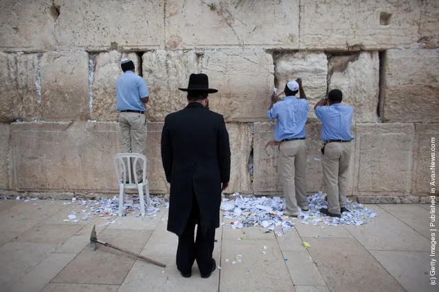 Prayers And Messages To God Are Removed From The Western Wall