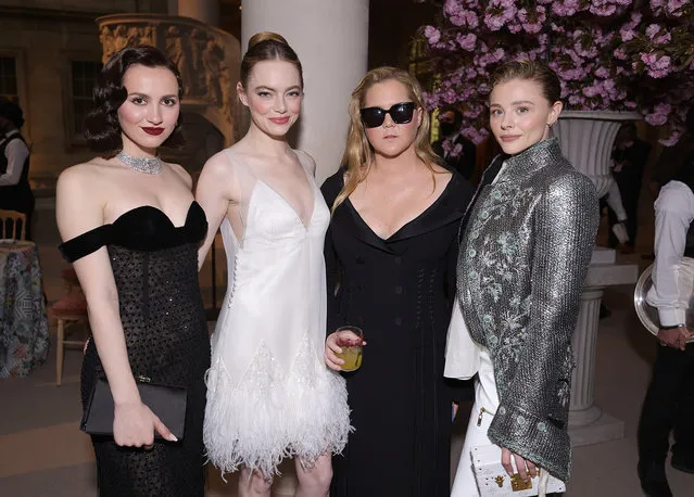 (L-R) Actresses Maude Apatow, Emma Stone, American stand-up comedian Amy Schumer and Chloë Grace Moretz attend The 2022 Met Gala Celebrating “In America: An Anthology of Fashion” at The Metropolitan Museum of Art on May 02, 2022 in New York City. (Photo by Matt Winkelmeyer/MG22/Getty Images for The Met Museum/Vogue)