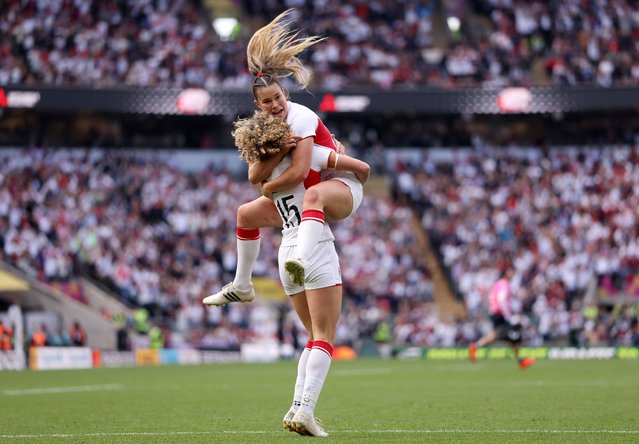 Ellie Kildunne of England celebrates scoring her team's first try with Jess Breach during the Women's Rugby World Cup 2025 Final match between Canada and England at Twickenham Stadium on September 27, 2025 in London, England. (Photo by Paul Harding/Getty Images)