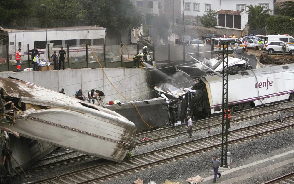Spanish Train in Fatal Derailment Near Santiago de Compostela