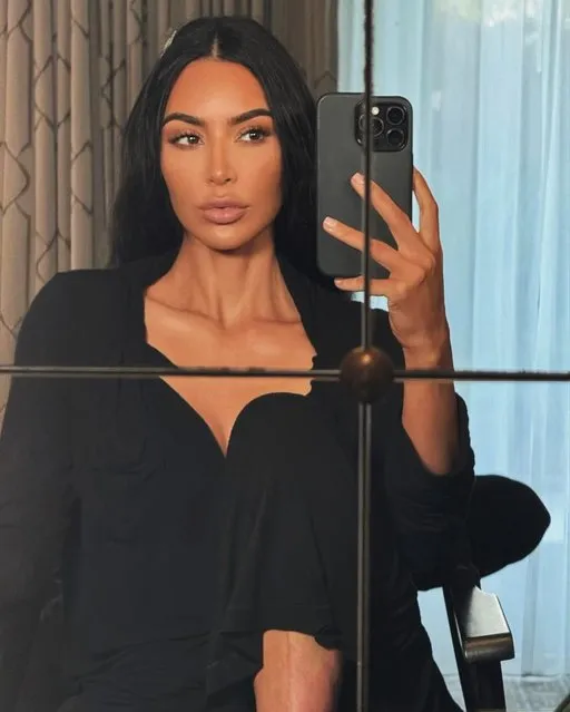 American media personality and socialite Kim Kardashian in the second decade of January 2024 gives a behind-the-scenes peek at her look pre-glam. (Photo by kimkardashian/Instagram)