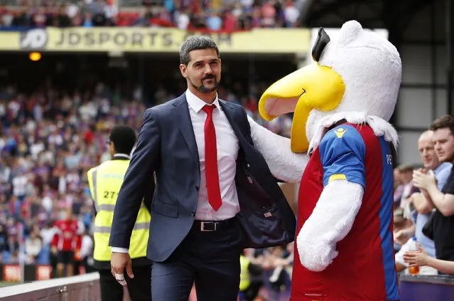 Football, Crystal Palace vs Arsenal, Barclays Premier League, Selhurst Park on August 16, 2015: Crystal Palace's Julian Speroni before the game. (Photo by John Sibley/Reuters/Action Images)