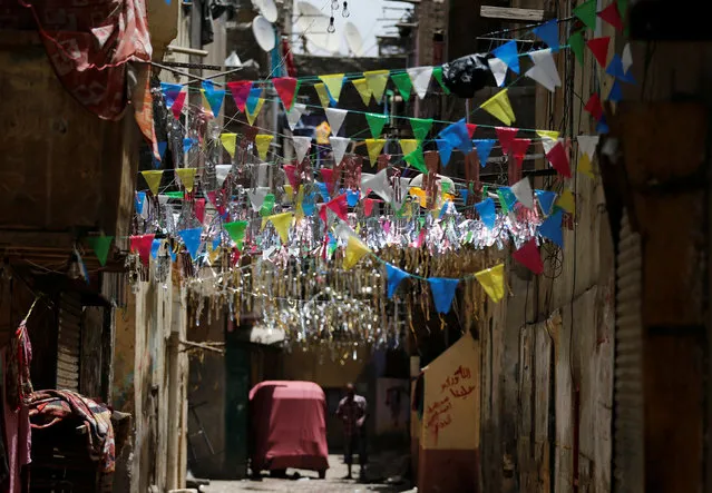 Decorations of the holy month of Ramadan are seen in old Cairo, Egypt June 1, 2016. (Photo by Amr Abdallah Dalsh/Reuters)