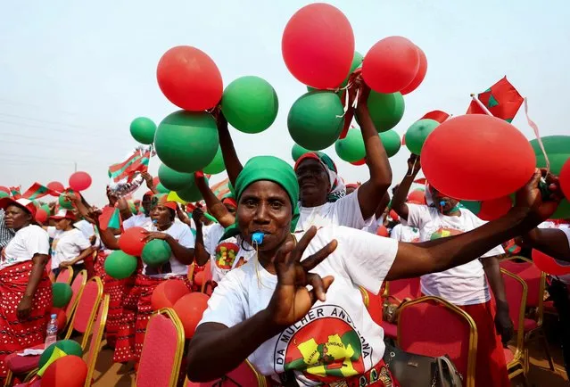 Supporters of Angola's main opposition party UNITA, attend the party's final rally at Cazenga, outside the capital Luanda in Angola on August 22, 2022. (Photo by Siphiwe Sibeko/Reuters)
