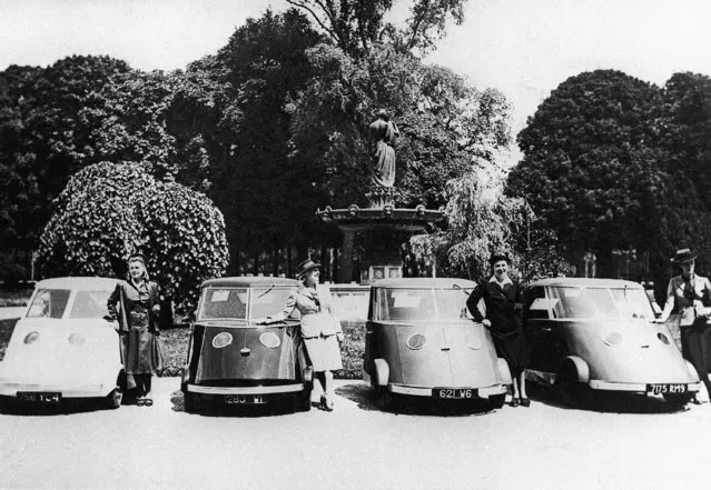 The new type of electric car exhibited for the first time on occasion of a fashion show in Paris on May 31, 1941. (Photo by AP Photo)