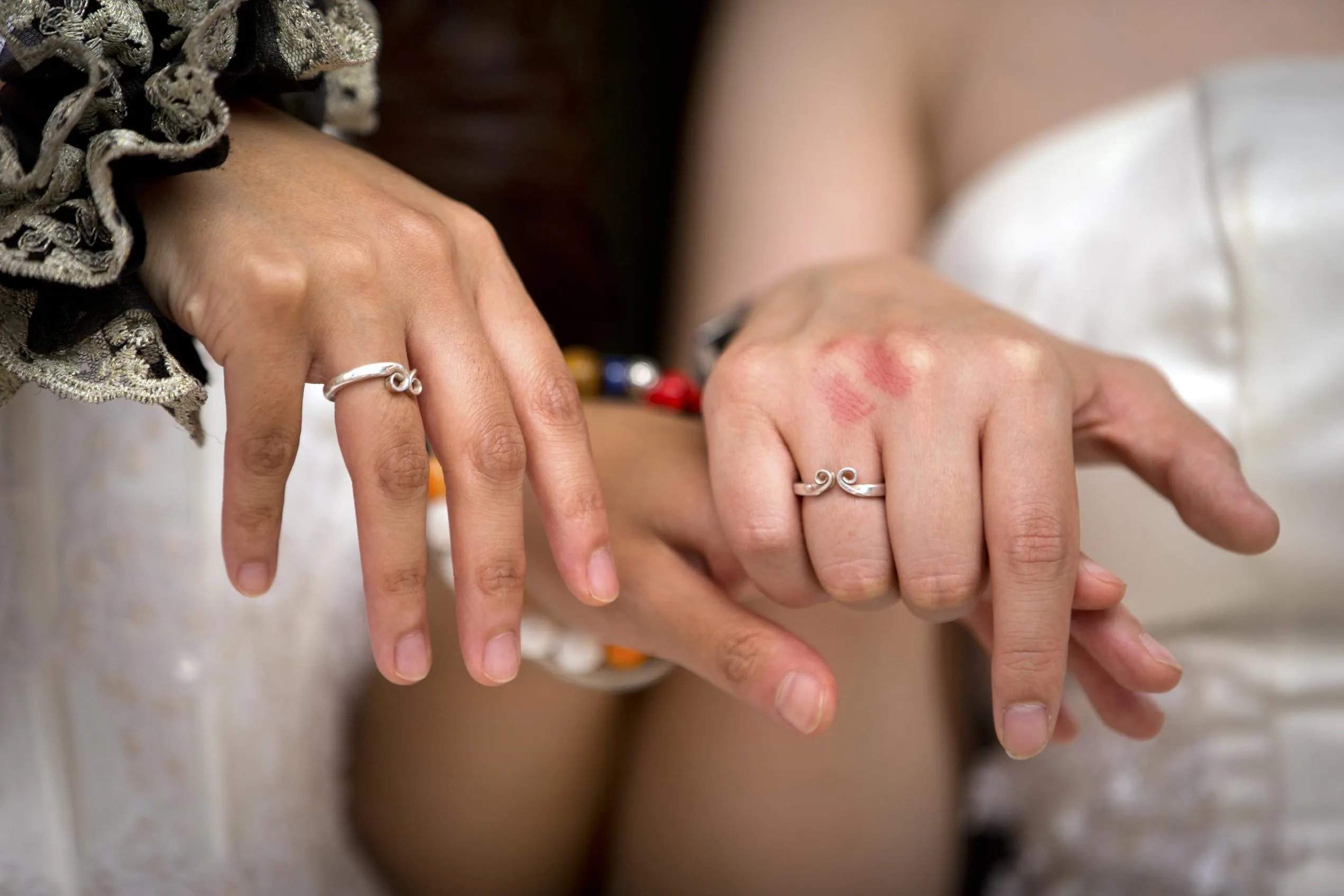 Wedding rings for lesbian