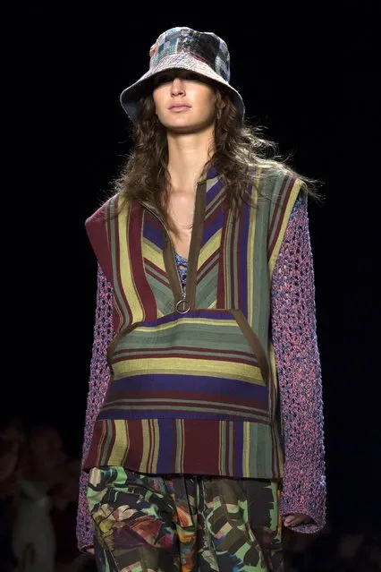 A model presents a creation from the BCBGMAXAZRIA Spring/Summer 2016 collection during New York Fashion Week in New York, September 10, 2015. (Photo by Andrew Kelly/Reuters)