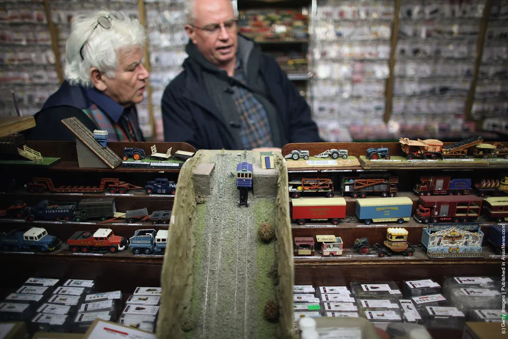 Model Rail Enthusiasts Visit the Model Rail Scotland Exhibition