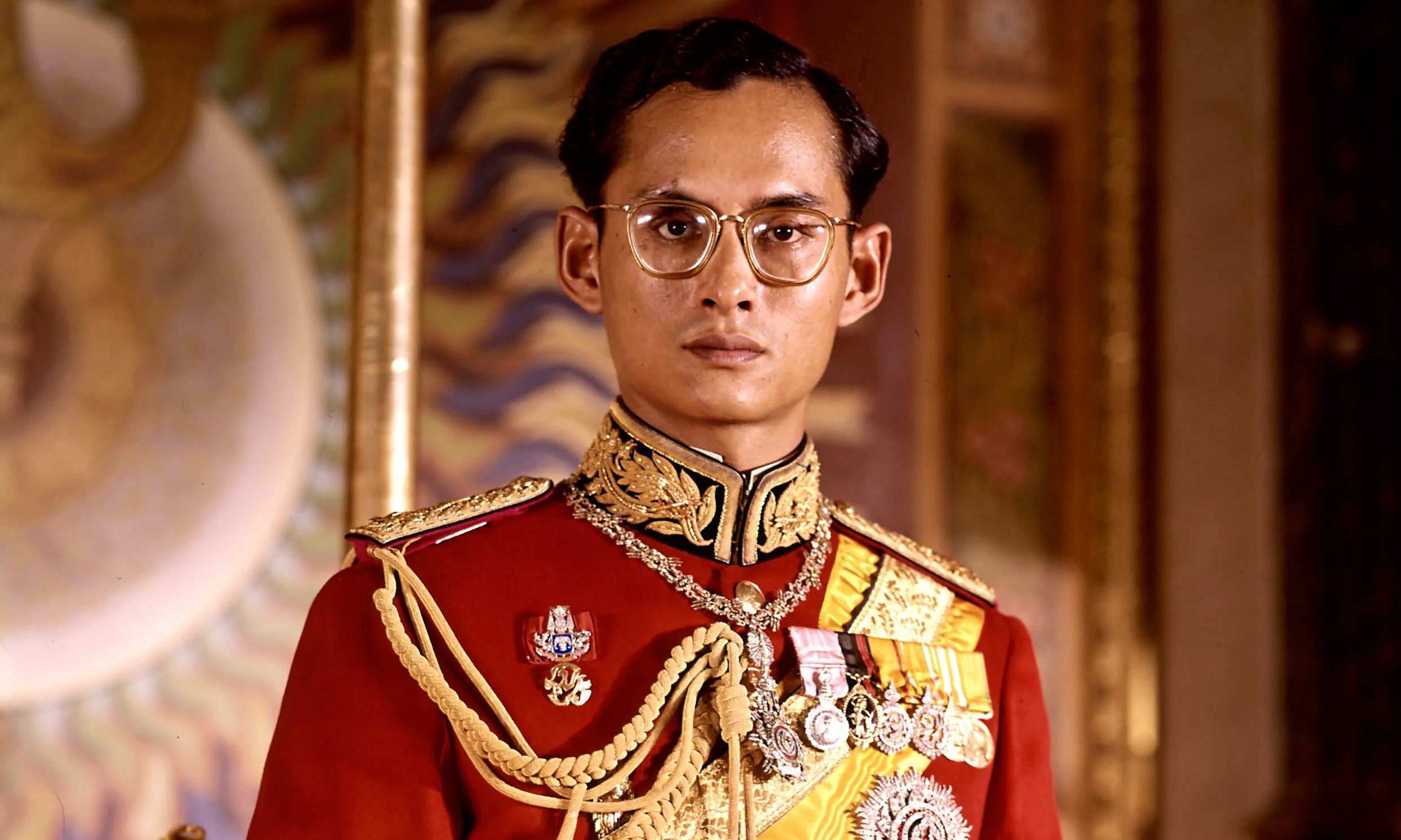Девять королей. Король Тайланда. Рама 9 Король Тайланда. Пхумипон Адульядет Король. Король Таиланда Пумипон Адульядет.