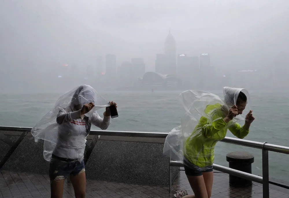 Typhoon Haima Hits Hong Kong after Slamming Philippines
