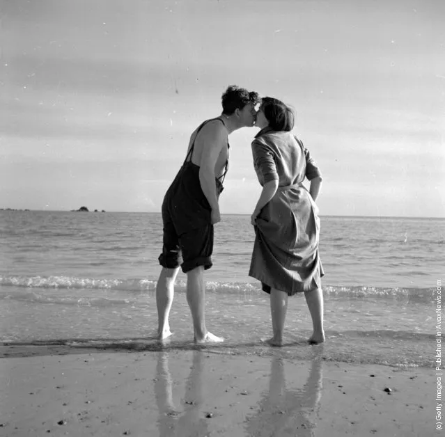 Kiss on the beach