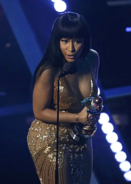 Nicki Minaj accepts the award for best hip hop video for “Anaconda” at the 2015 MTV Video Music Awards in Los Angeles, California August 30, 2015. (Photo by Mario Anzuoni/Reuters)