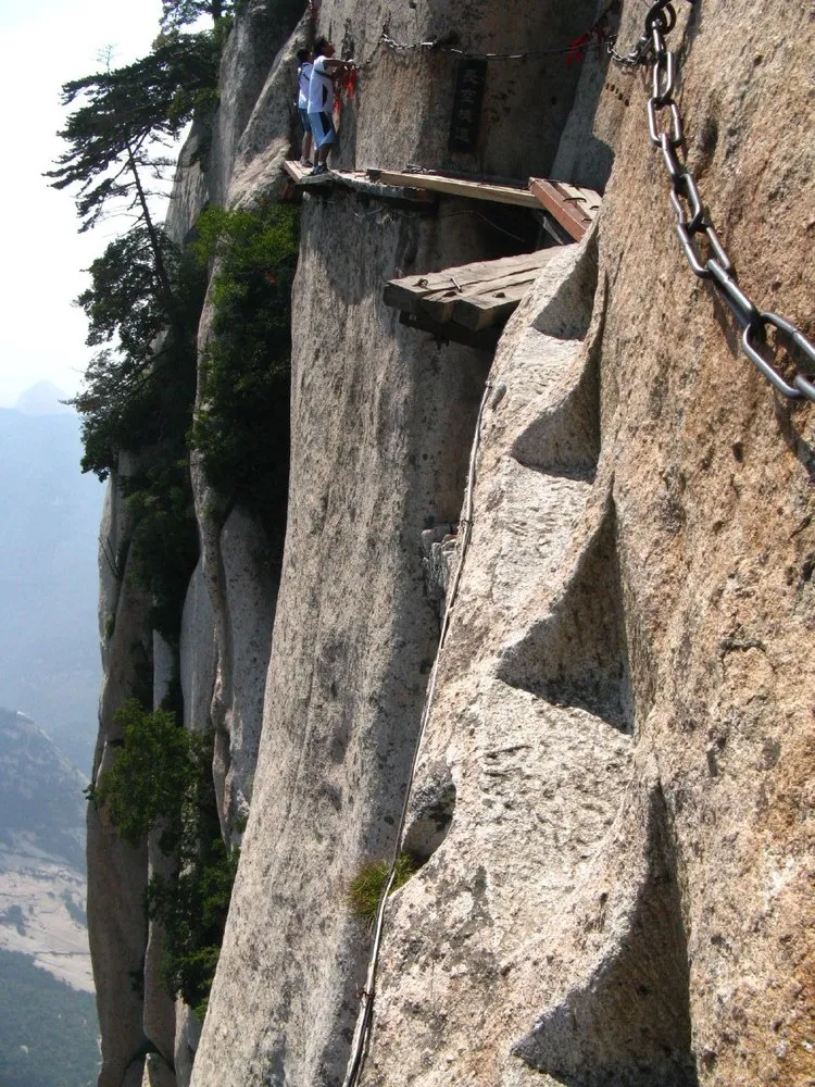 Cliffside Path: Mount Hua
